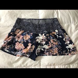 Jessica Simpson’s maternity shorts/ skirt , size L